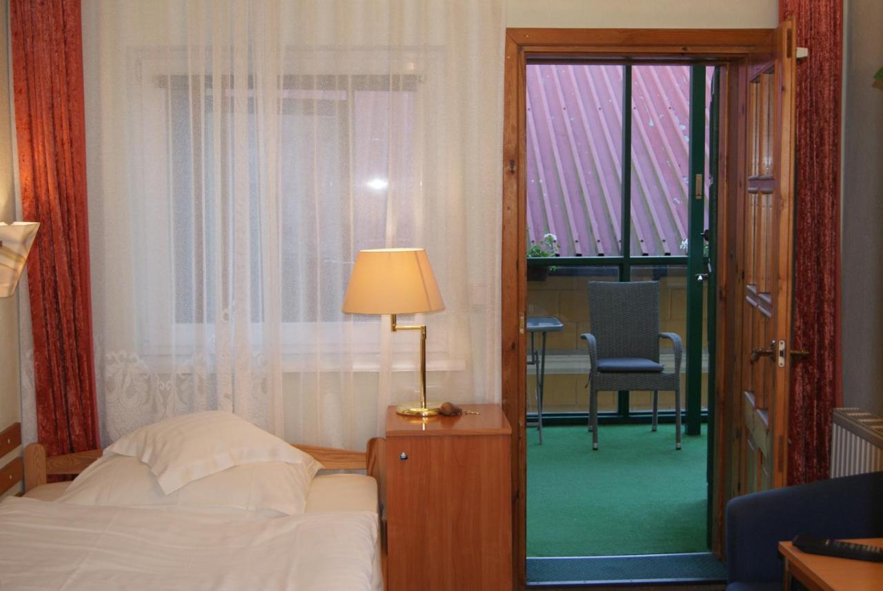 Hotel Alga Ustka Exterior photo